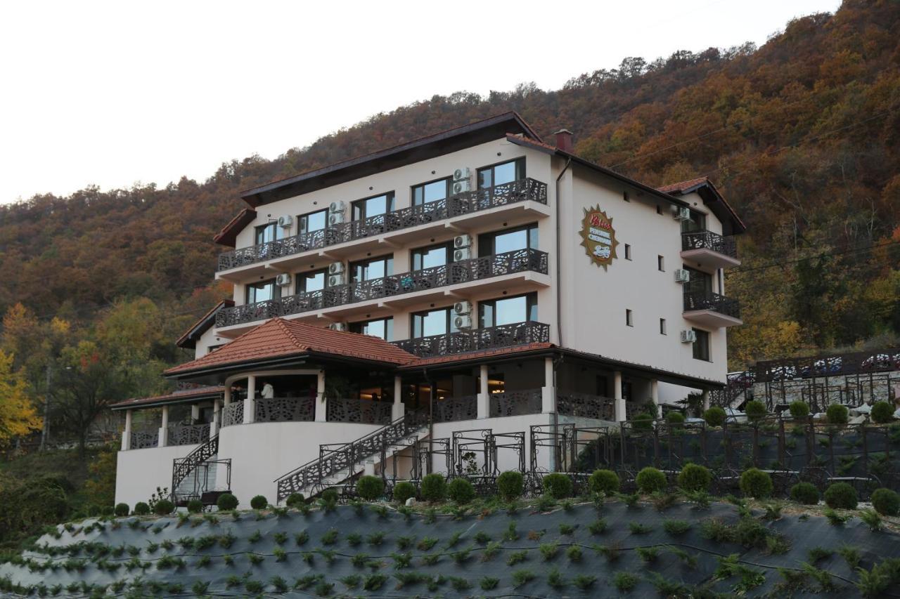 Bliss Dubova Bed and Breakfast Buitenkant foto